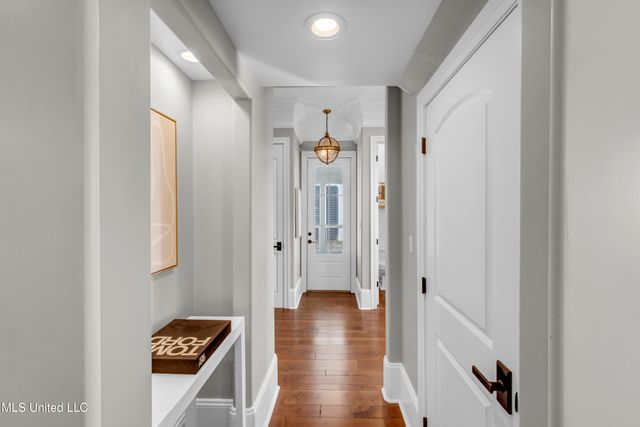 1118 E Beach Boulevard, Gulfport, MS 39501