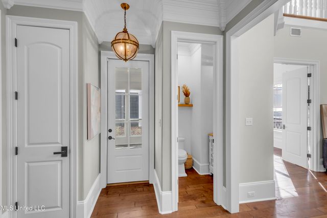 1118 E Beach Boulevard, Gulfport, MS 39501