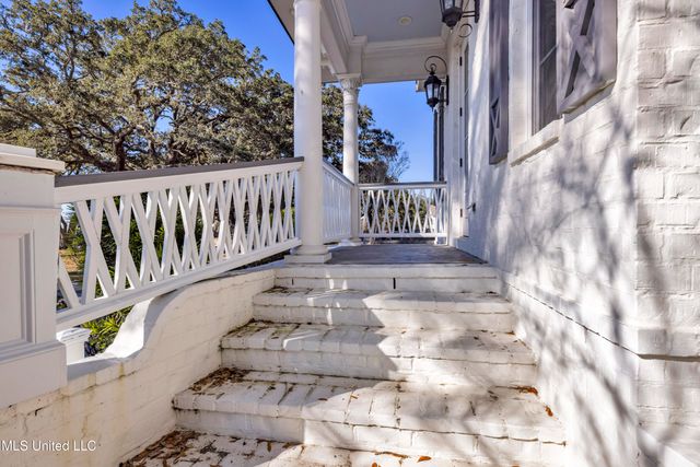 1118 E Beach Boulevard, Gulfport, MS 39501