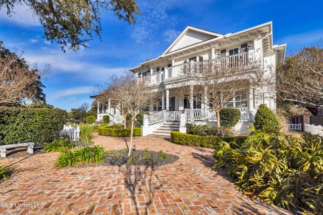 1118 E Beach Boulevard, Gulfport, MS 39501