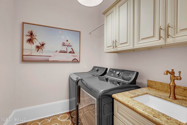 1118 E Beach Boulevard, Gulfport, MS 39501