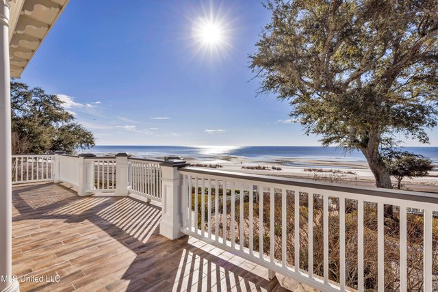 1118 E Beach Boulevard, Gulfport, MS 39501