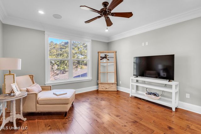 1118 E Beach Boulevard, Gulfport, MS 39501