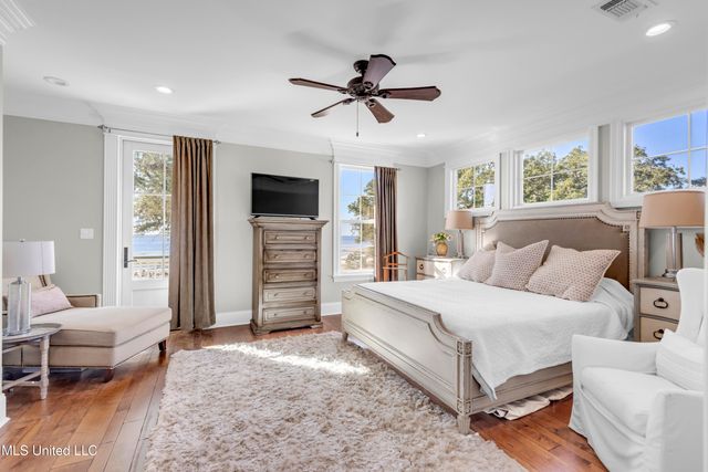 1118 E Beach Boulevard, Gulfport, MS 39501