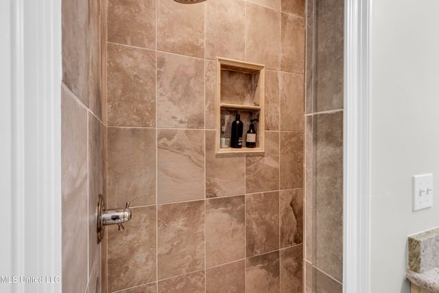 1118 E Beach Boulevard, Gulfport, MS 39501