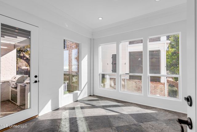 1118 E Beach Boulevard, Gulfport, MS 39501