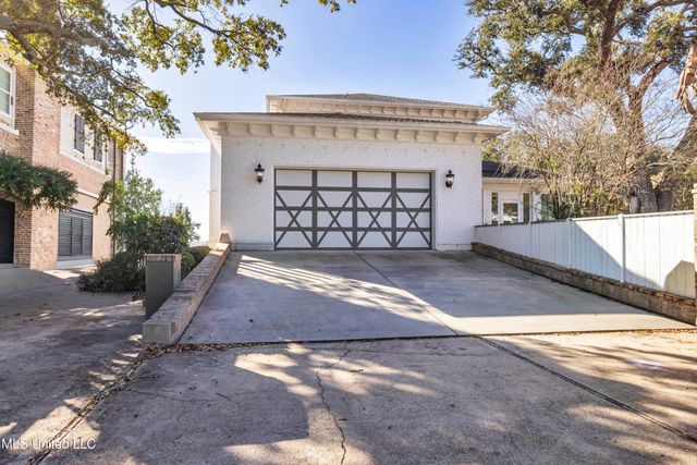 1118 E Beach Boulevard, Gulfport, MS 39501