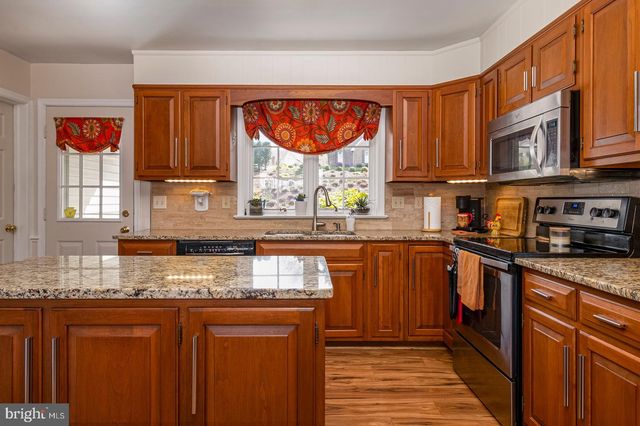 31 ESTATES DR, Reading, PA 19606