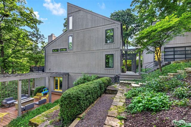 11333 Cragwold Road, St Louis, MO 63122