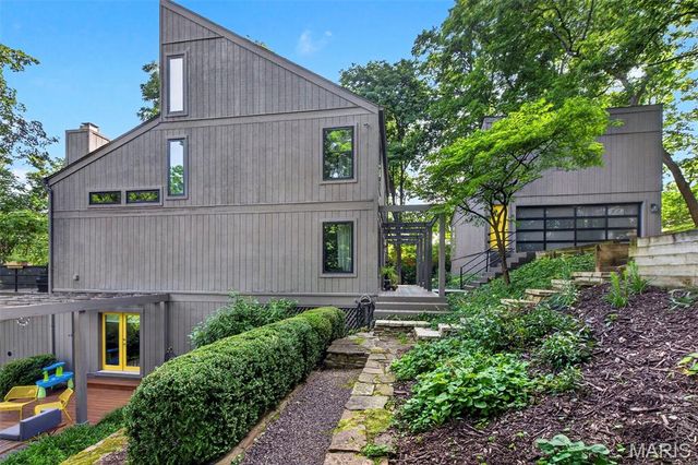 11333 Cragwold Road, St Louis, MO 63122