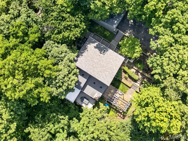 11333 Cragwold Road, St Louis, MO 63122