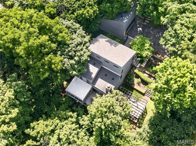 11333 Cragwold Road, St Louis, MO 63122