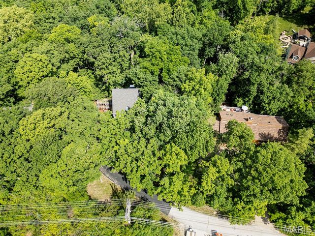 11333 Cragwold Road, St Louis, MO 63122