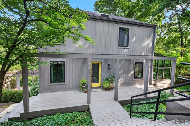 11333 Cragwold Road, St Louis, MO 63122