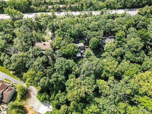 11333 Cragwold Road, St Louis, MO 63122