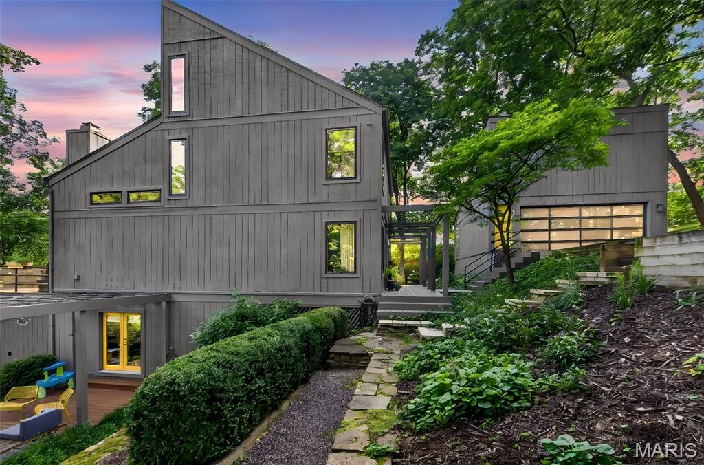 11333 Cragwold Road, St Louis, MO 63122