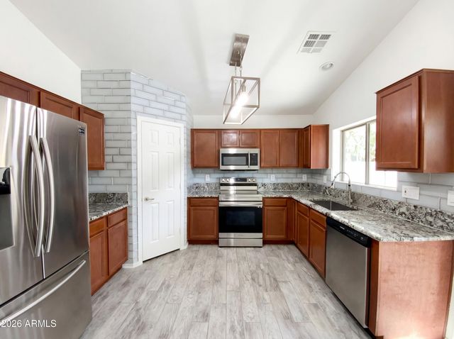 36795 W MONDRAGONE Lane, Maricopa, AZ 85138