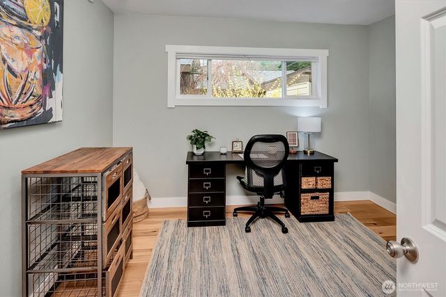11262 Riviera Place NE, Seattle, WA 98125