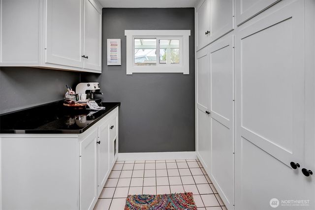 11262 Riviera Place NE, Seattle, WA 98125