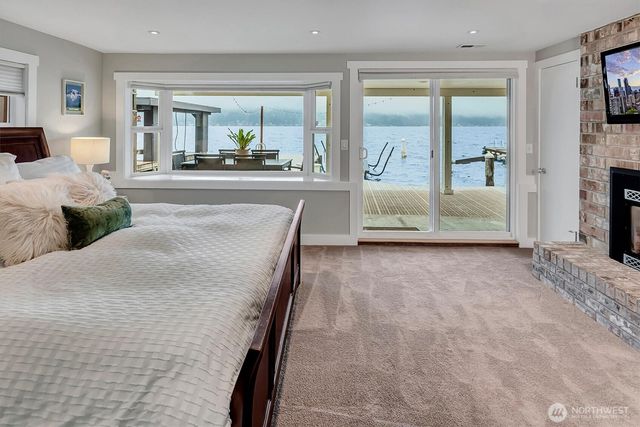 11262 Riviera Place NE, Seattle, WA 98125