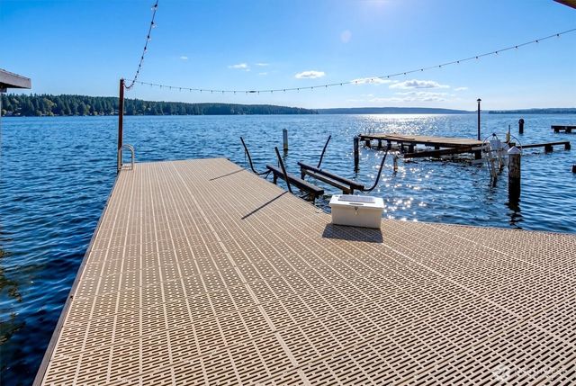 11262 Riviera Place NE, Seattle, WA 98125