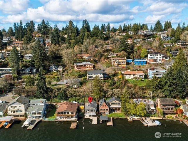 11262 Riviera Place NE, Seattle, WA 98125