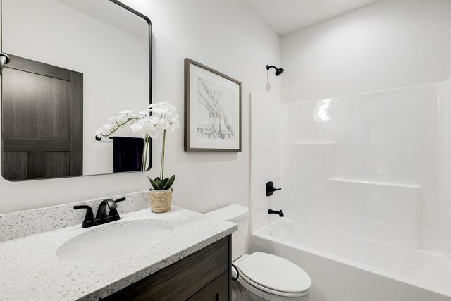 5311 176th Street W, Lakeville, MN 55044