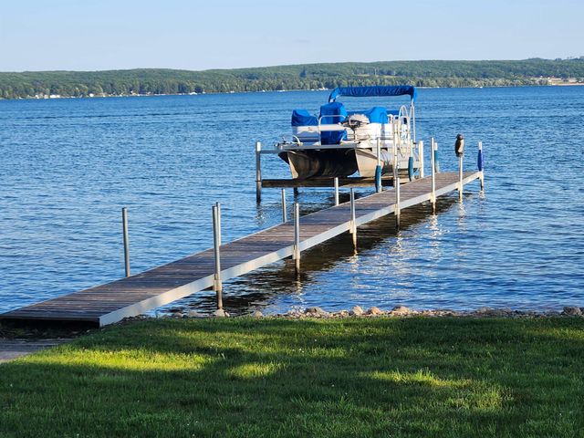 9143 N Lakeshore Drive, Grayling, MI 49738