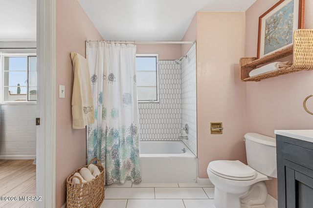 221 S Paseo Tierra, Green Valley, AZ 85614