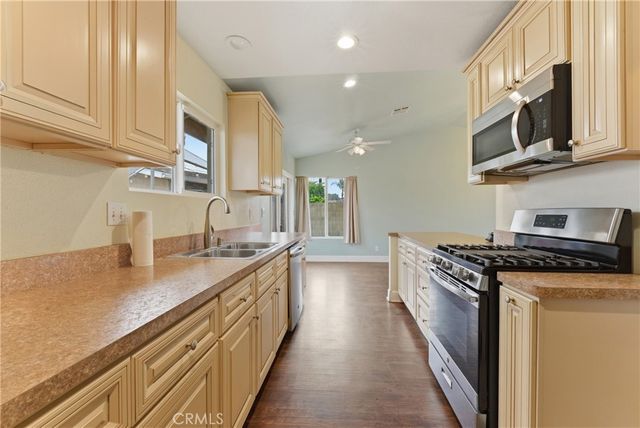 302 S Treanor, Glendora, CA 91741