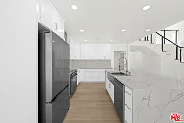 16113 Gledhill Street, North Hills, CA 91343