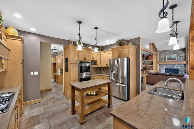 2208 W Black Rock Cir Circle, Sioux Falls, SD 57108
