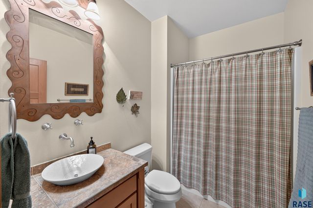 2208 W Black Rock Cir Circle, Sioux Falls, SD 57108