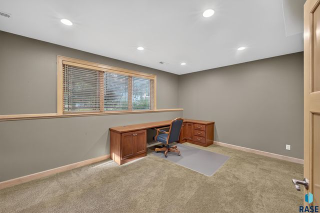 2208 W Black Rock Cir Circle, Sioux Falls, SD 57108