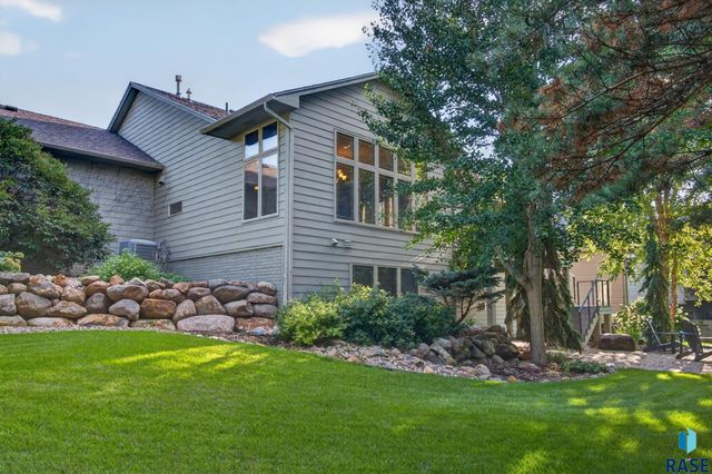 2208 W Black Rock Cir Circle, Sioux Falls, SD 57108