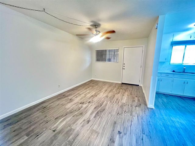 926 E Dean Keeton ST 107, Austin, TX 78705