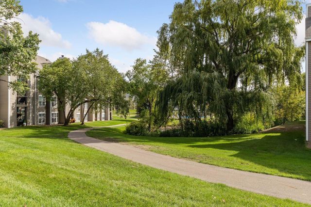 5998 Chasewood Parkway 1, Minnetonka, MN 55343