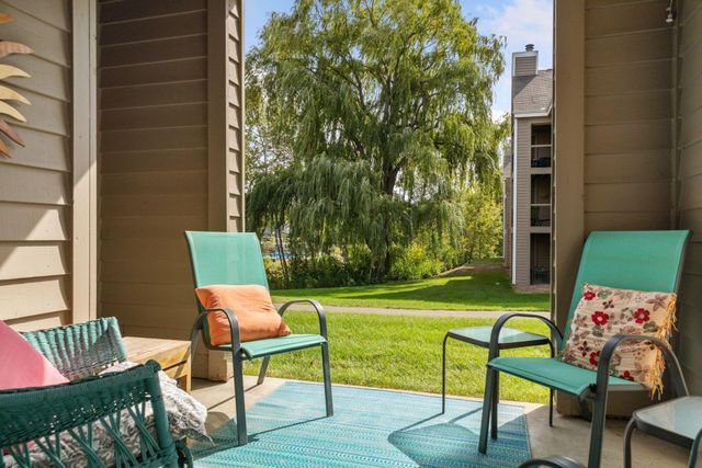 5998 Chasewood Parkway 1, Minnetonka, MN 55343