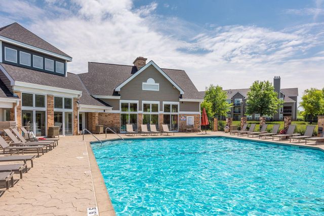 5998 Chasewood Parkway 1, Minnetonka, MN 55343