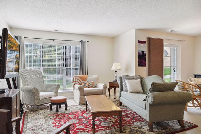 5998 Chasewood Parkway 1, Minnetonka, MN 55343