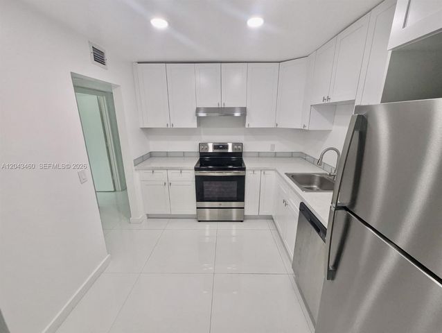 700 SE 2nd Ave 313, Deerfield Beach, FL 33441