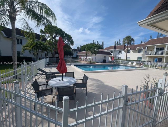 700 SE 2nd Ave 313, Deerfield Beach, FL 33441