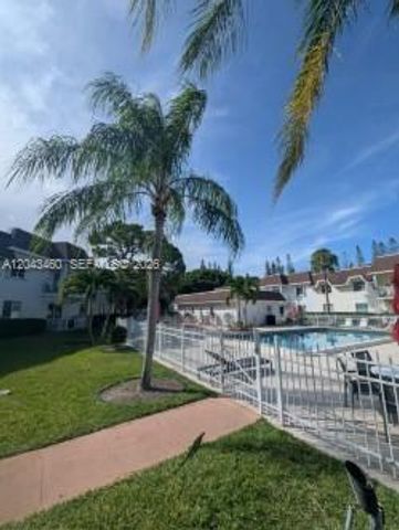 700 SE 2nd Ave 313, Deerfield Beach, FL 33441