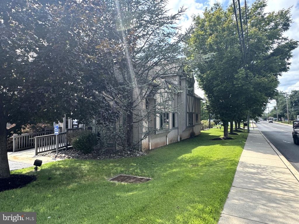 2108 E HIGH ST, POTTSTOWN, PA 19464 — photo 5