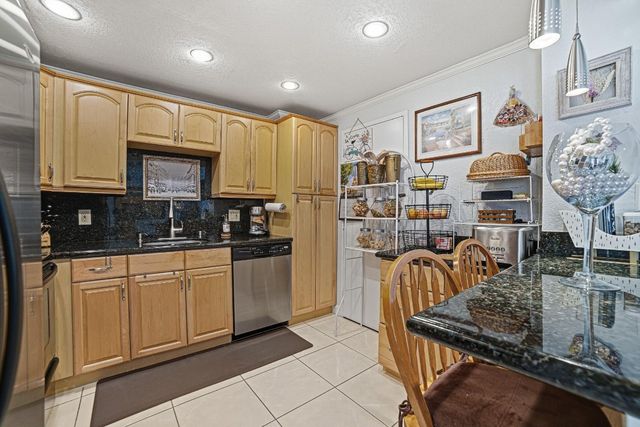 1985 S Ocean Drive 10G, Hallandale Beach, FL 33009