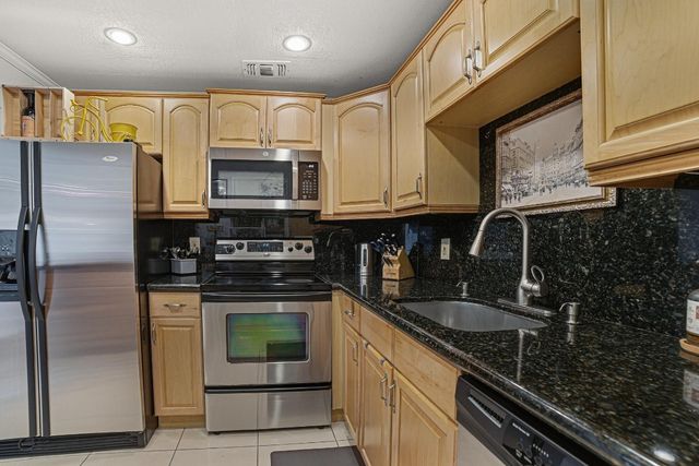 1985 S Ocean Drive 10G, Hallandale Beach, FL 33009