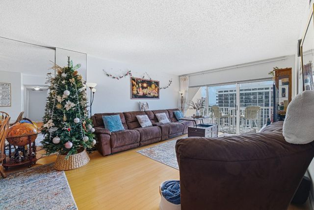 1985 S Ocean Drive 10G, Hallandale Beach, FL 33009