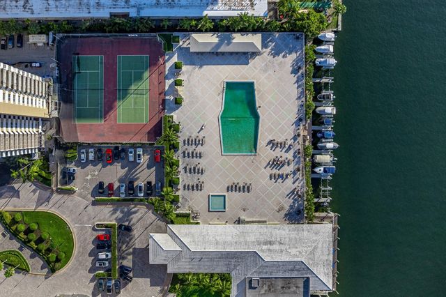 1985 S Ocean Drive 10G, Hallandale Beach, FL 33009