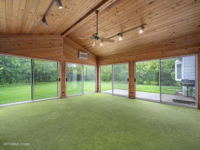 1903 Cheshire Lane, Wheaton, IL 60189
