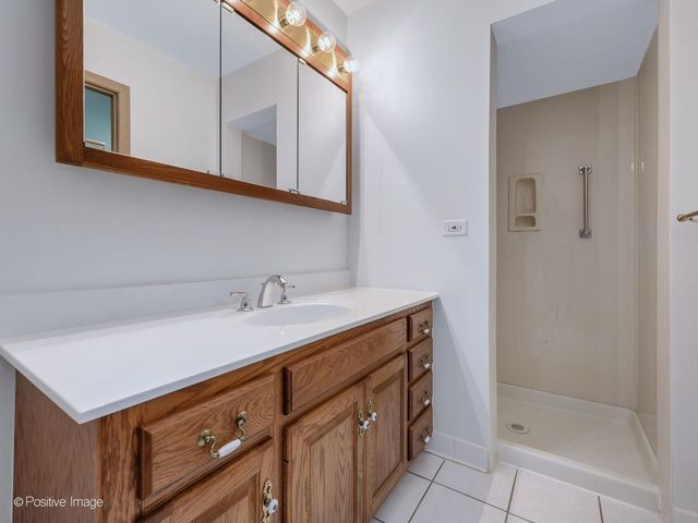 1903 Cheshire Lane, Wheaton, IL 60189